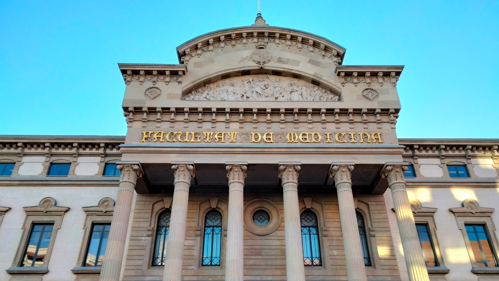 L’Energètica inicia la instal·lació de plaques solars a la seu principal de l’Hospital Clínic de Barcelona