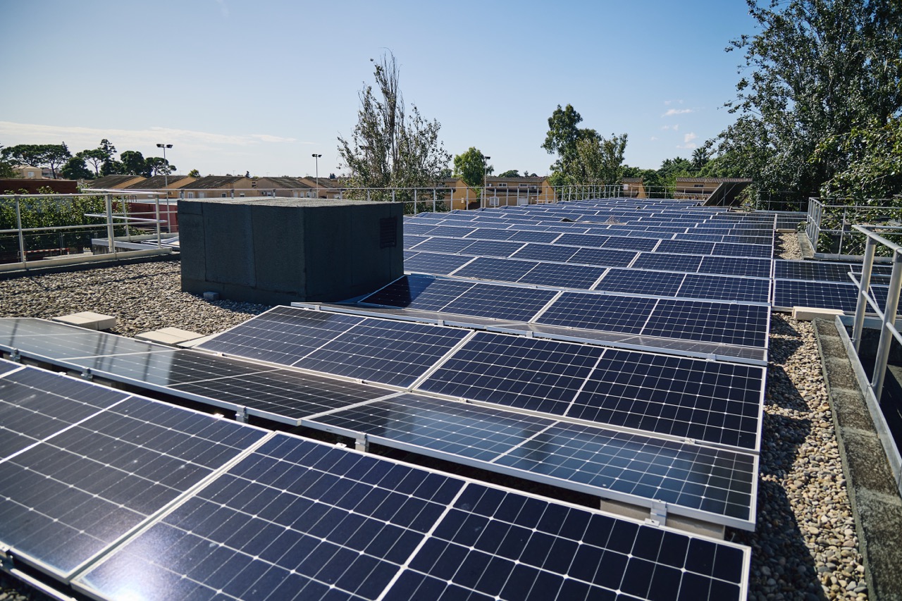 L’Energètica posa en marxa a Reus un autoconsum col·lectiu entre l’Institut Josep Tapiró i l’Hospital Sant Joan